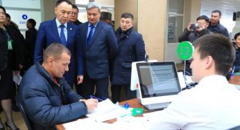 Аким региона Архимед Мухамбетов посетил АвтоЦОН
