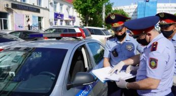 Мобильные группы проверяют личный состав при несении службы