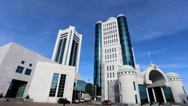 На место одного сенатора претендуют 5 человек