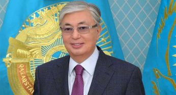 Касым-Жомарт Токаев поздравил казахстанцев с Днем Конституции