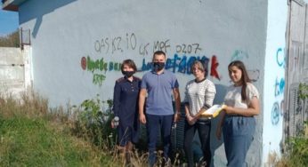 Волонтеры и полицейские закрасили надписи с рекламой наркотиков