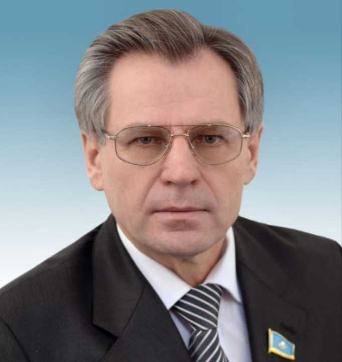 Современникам сложно оценить роль Первого Президента в истории страны Политолог Валерий Вишниченко о важности говорит исторической миссии