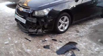 Сразу несколько автомобилей разбил неизвестный в Костанае