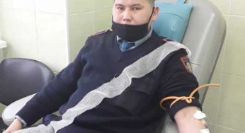 20 полицейских города Тобыл сдали кровь