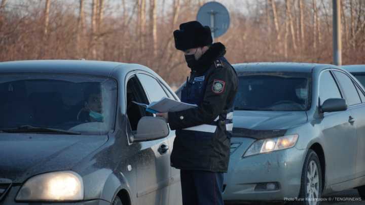 Что делать, если полицейский будет требовать водительские права