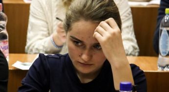 Найти работу или вернуть деньги: как тысячи выпускников казахстанских вузов оказались должниками