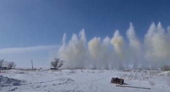 Спасатели взрывают лед на реках и искусственных водоемах области