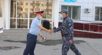 В День государственных символов полицейским Костаная вручили погоны