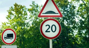 На дорогах страны дополнительно необходимо установить свыше 24 тыс. дорожных знаков