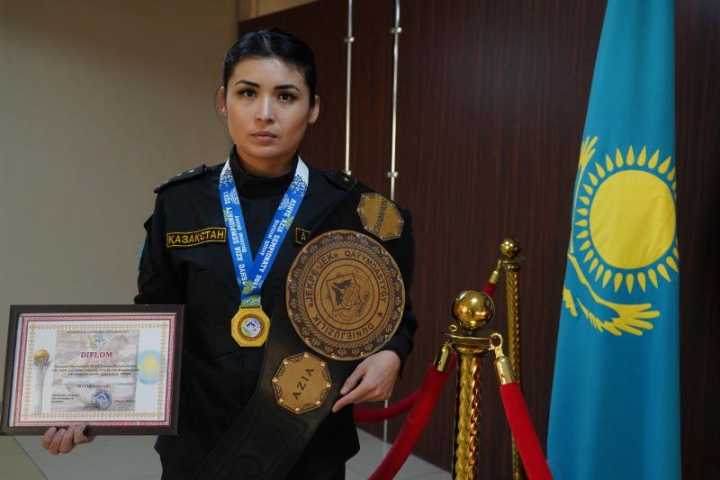 Девушка-полицейский из Костаная выиграла открытый чемпионат Азии по единоборствам