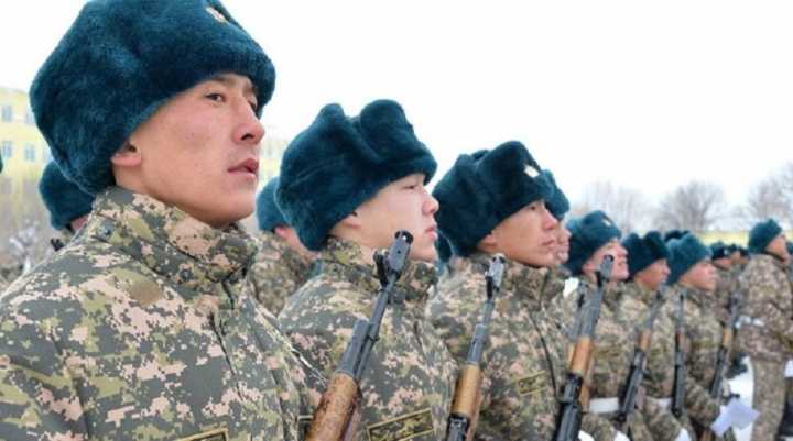 Почти 17 тыс парней призовут весной на военную службу в Казахстане