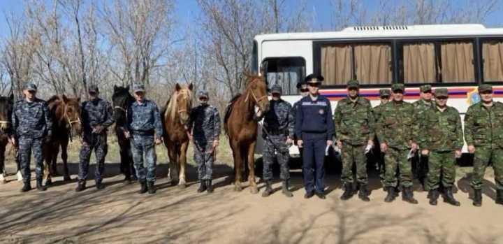 Конные полицейские начали патрулирование дач в Костанае
