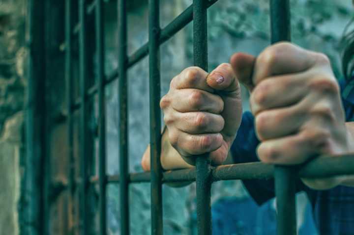 Для тяжких преступлений в Казахстане исключат УДО