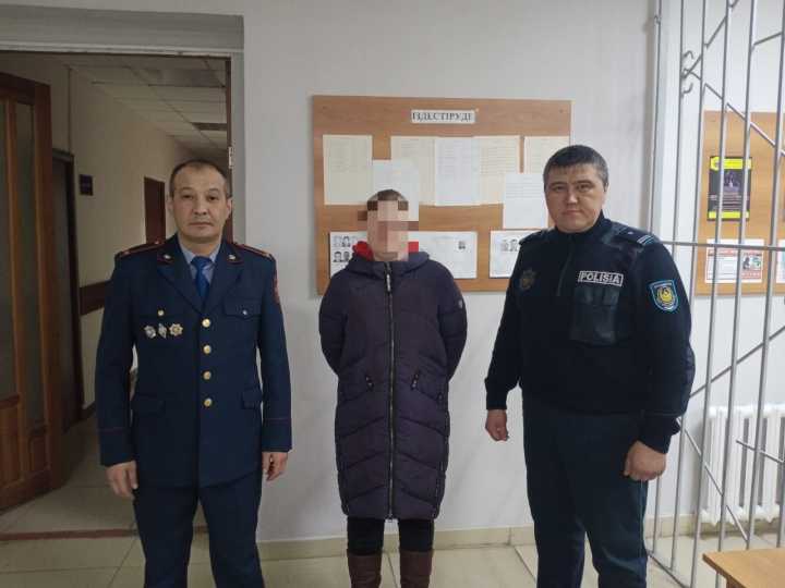 В Костанайской области полицейские спасли девушку, которая пыталась спрыгнуть с моста